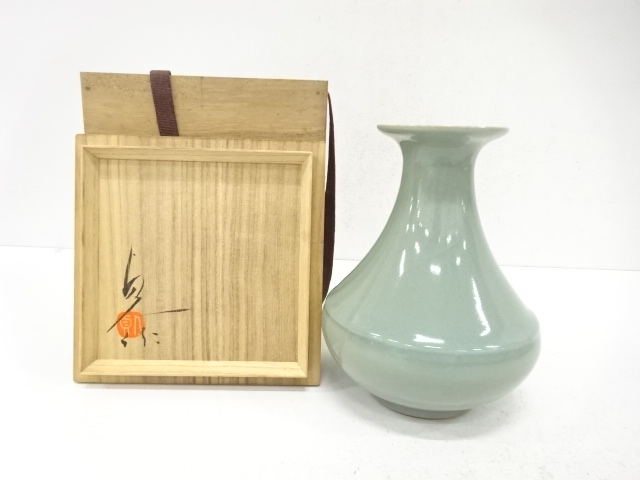 JAPANESE CERAMICS / FLOWER VASE / CELADON GLAZE / ARTISAN WORK